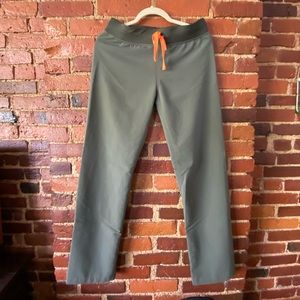 FIGS Miss Green Scrub Pants